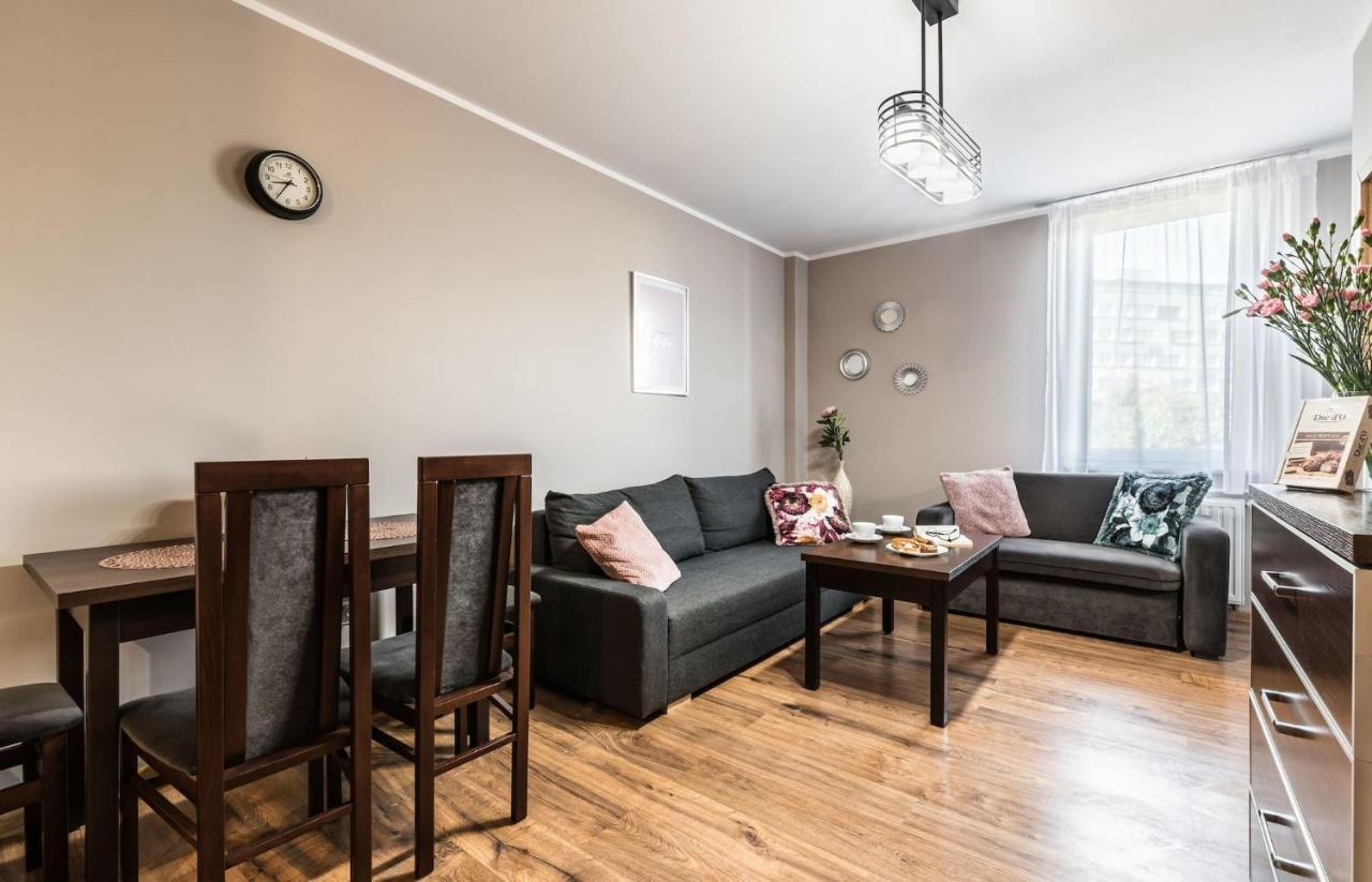 Rent Like Home - Gwiazdzista 10 Wrocław Kültér fotó