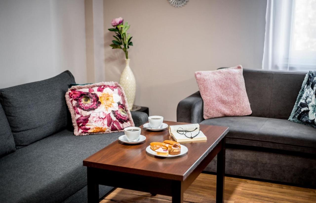 Rent Like Home - Gwiazdzista 10 Wrocław Kültér fotó
